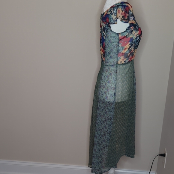 Abercrombie And Fitch Mixed Floral Panel Midi Dress in Teal and Navy - Picture 4 of 9